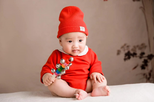 代怀生子好找吗六个月宝宝总是摇头